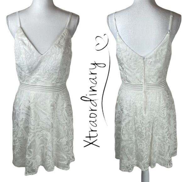 Xtraordinary White Lace Dress NWT Size 11 - Picture 2 of 14
